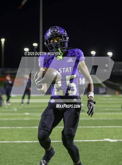 Thumbnail 3 in College Station vs. Port Arthur Memorial (UIL Football 5A D1 Regional Semifinal) photogallery.