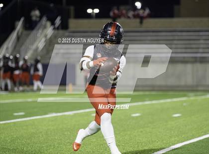 Thumbnail 3 in College Station vs. Port Arthur Memorial (UIL Football 5A D1 Regional Semifinal) photogallery.