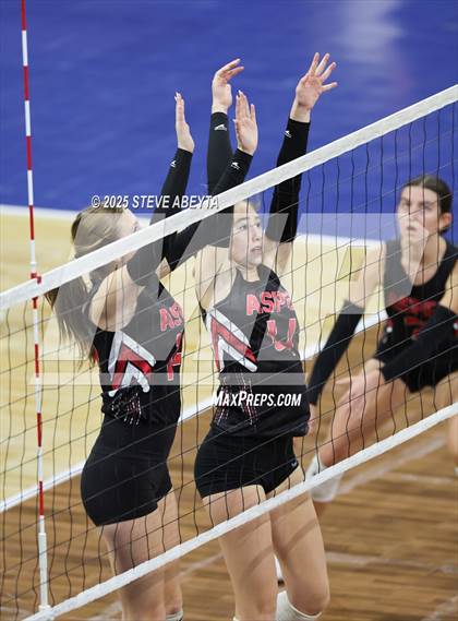 Thumbnail 2 in Forge Christian vs. Aspen (CHSAA 3A First Round Elimination Bracket) photogallery.