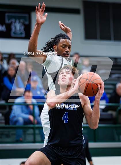 Thumbnail 2 in Covington Catholic @ Trinity photogallery.