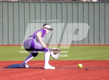 Thumbnail 2 in Wakeland vs. Hallsville (Allen Tournament) photogallery.