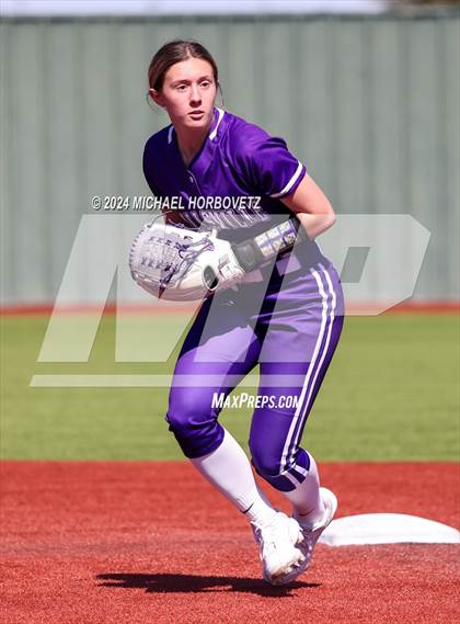 Thumbnail 2 in Wakeland vs. Hallsville (Allen Tournament) photogallery.