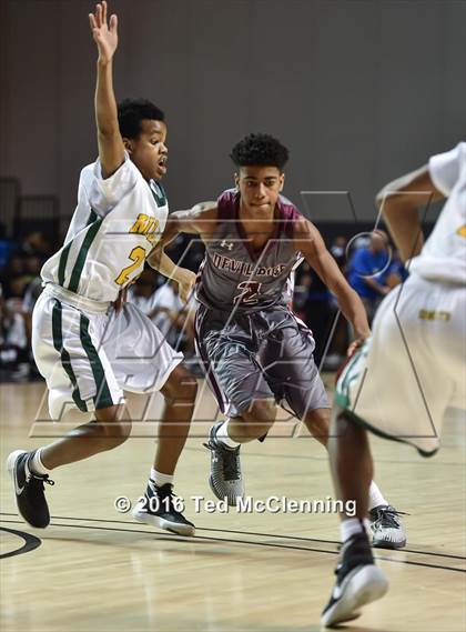 Thumbnail 2 in Mills University Studies vs Morrilton (AAA 5A Round 1 State Playoff) photogallery.