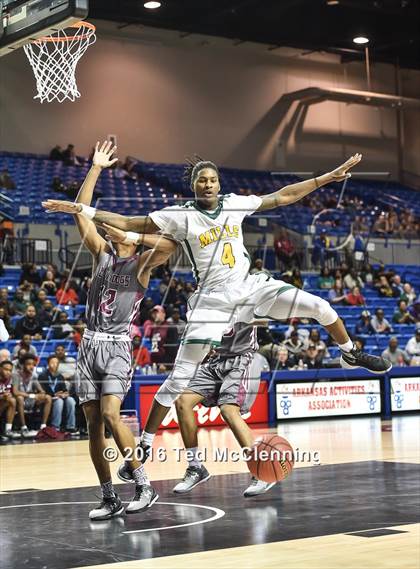 Thumbnail 2 in Mills University Studies vs Morrilton (AAA 5A Round 1 State Playoff) photogallery.
