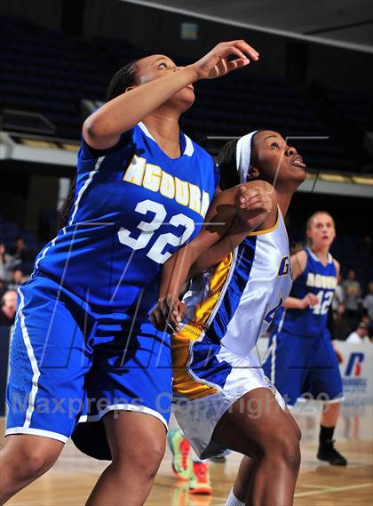 Thumbnail 2 in Agoura vs. Gahr (CIF SS 3AAA Final) photogallery.