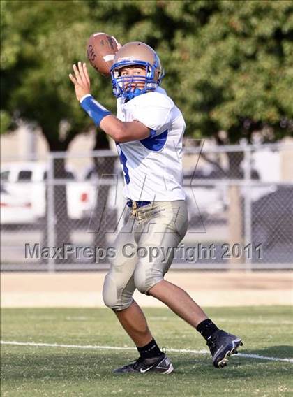 Thumbnail 1 in Clovis @ Centennial photogallery.