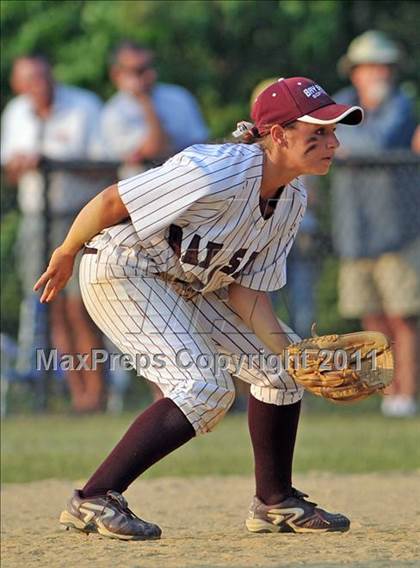 Thumbnail 1 in Bay Shore vs Farmingdale Class AA Regional Final photogallery.