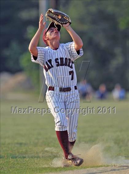 Thumbnail 1 in Bay Shore vs Farmingdale Class AA Regional Final photogallery.