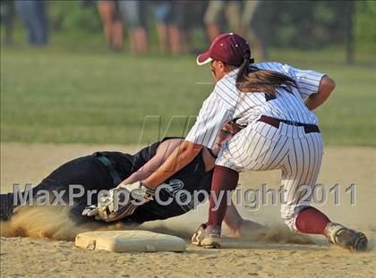 Thumbnail 3 in Bay Shore vs Farmingdale Class AA Regional Final photogallery.
