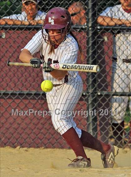 Thumbnail 1 in Bay Shore vs Farmingdale Class AA Regional Final photogallery.