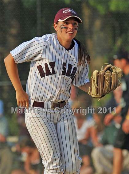 Thumbnail 1 in Bay Shore vs Farmingdale Class AA Regional Final photogallery.