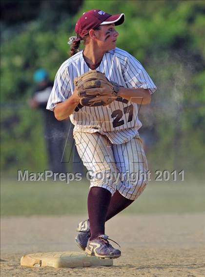 Thumbnail 1 in Bay Shore vs Farmingdale Class AA Regional Final photogallery.