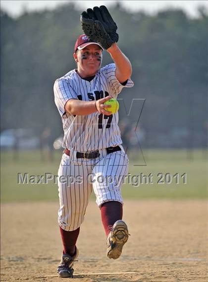 Thumbnail 3 in Bay Shore vs Farmingdale Class AA Regional Final photogallery.