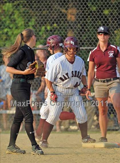 Thumbnail 1 in Bay Shore vs Farmingdale Class AA Regional Final photogallery.