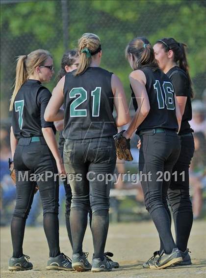 Thumbnail 3 in Bay Shore vs Farmingdale Class AA Regional Final photogallery.