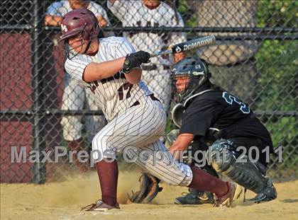 Thumbnail 3 in Bay Shore vs Farmingdale Class AA Regional Final photogallery.