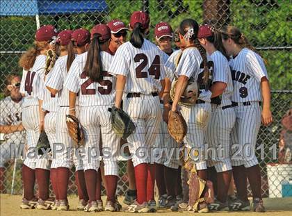 Thumbnail 3 in Bay Shore vs Farmingdale Class AA Regional Final photogallery.