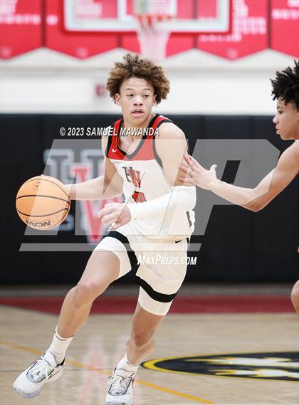 Thumbnail 3 in Harvard-Westlake vs  Alemany photogallery.