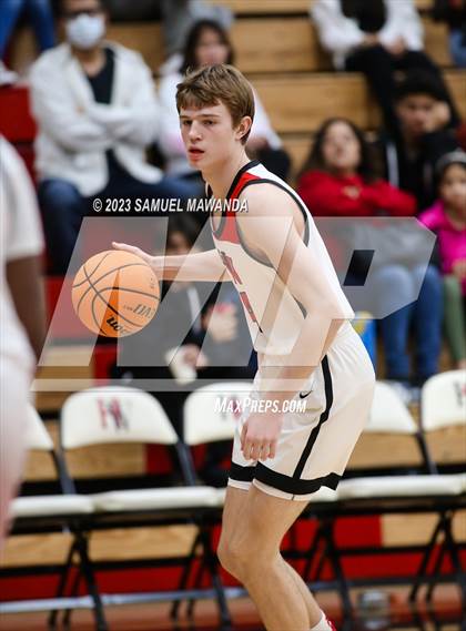 Thumbnail 1 in Harvard-Westlake vs  Alemany photogallery.