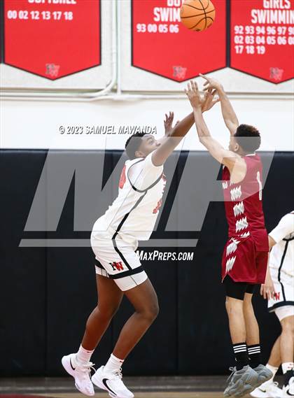 Thumbnail 3 in Harvard-Westlake vs  Alemany photogallery.