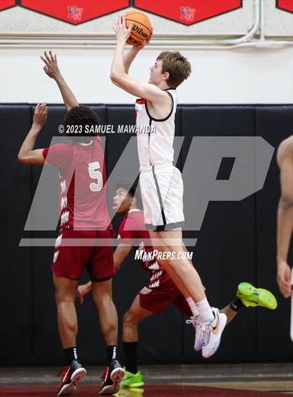 Thumbnail 1 in Harvard-Westlake vs  Alemany photogallery.