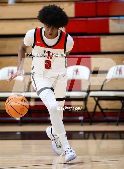 Thumbnail 3 in Harvard-Westlake vs  Alemany photogallery.