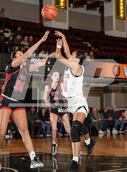 Thumbnail 3 in Rye vs White Plains (Slam Dunk Showcase) photogallery.