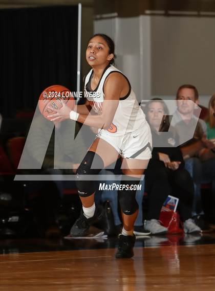 Thumbnail 2 in Rye vs White Plains (Slam Dunk Showcase) photogallery.