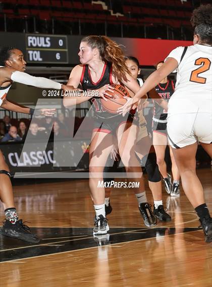 Thumbnail 1 in Rye vs White Plains (Slam Dunk Showcase) photogallery.