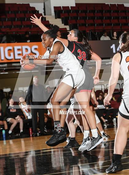 Thumbnail 1 in Rye vs White Plains (Slam Dunk Showcase) photogallery.