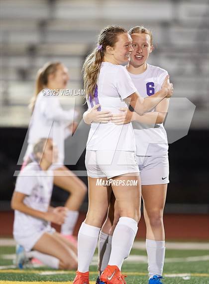 Thumbnail 2 in Petaluma vs. Castro Valley (CIF NCS Division 3 Semifinals) photogallery.