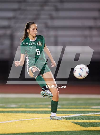 Thumbnail 2 in Petaluma vs. Castro Valley (CIF NCS Division 3 Semifinals) photogallery.