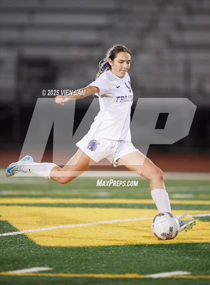 Thumbnail 1 in Petaluma vs. Castro Valley (CIF NCS Division 3 Semifinals) photogallery.