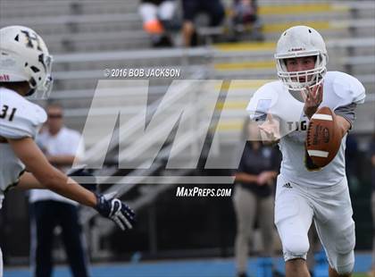 Thumbnail 3 in McDowell vs Hollidaysburg photogallery.