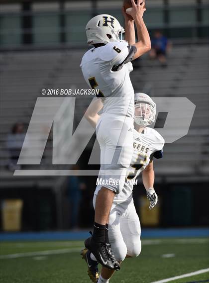 Thumbnail 3 in McDowell vs Hollidaysburg photogallery.