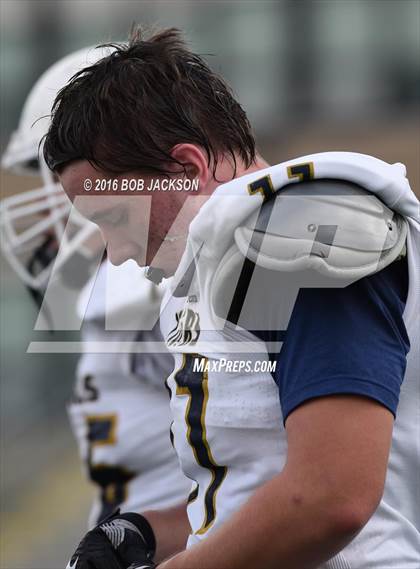 Thumbnail 2 in McDowell vs Hollidaysburg photogallery.