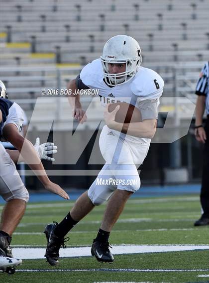 Thumbnail 2 in McDowell vs Hollidaysburg photogallery.