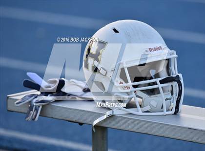 Thumbnail 2 in McDowell vs Hollidaysburg photogallery.