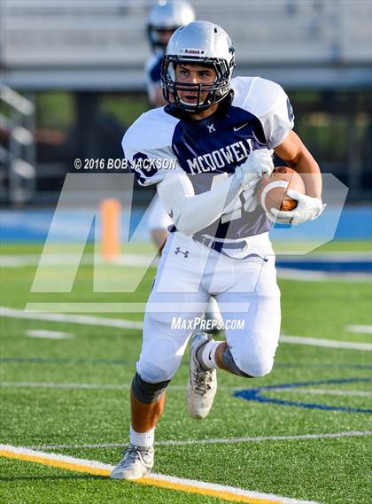 Thumbnail 2 in McDowell vs Hollidaysburg photogallery.