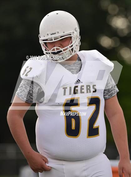 Thumbnail 2 in McDowell vs Hollidaysburg photogallery.
