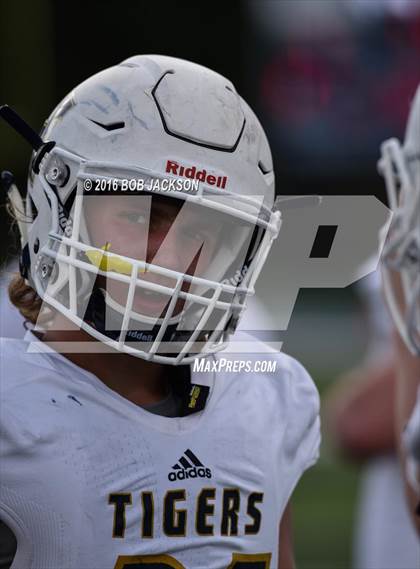 Thumbnail 1 in McDowell vs Hollidaysburg photogallery.