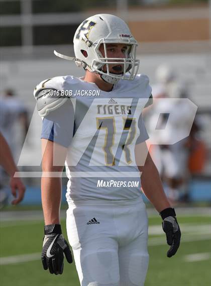 Thumbnail 3 in McDowell vs Hollidaysburg photogallery.