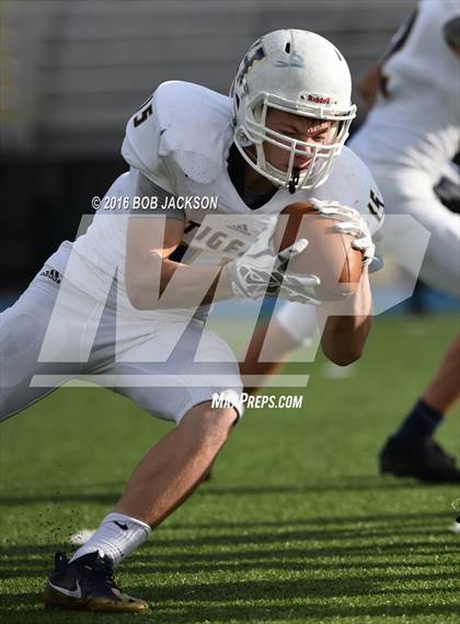 Thumbnail 3 in McDowell vs Hollidaysburg photogallery.