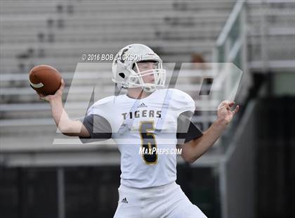 Thumbnail 1 in McDowell vs Hollidaysburg photogallery.
