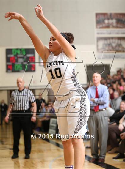 Thumbnail 2 in Pius X @ Lincoln Northeast photogallery.