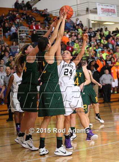 Thumbnail 2 in Pius X @ Lincoln Northeast photogallery.