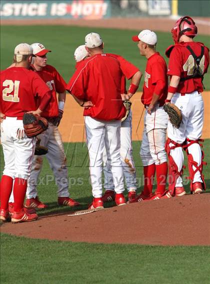 Thumbnail 2 in Owensboro vs Bullitt East (Ky. State Semifinals) photogallery.