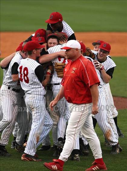 Thumbnail 2 in Owensboro vs Bullitt East (Ky. State Semifinals) photogallery.