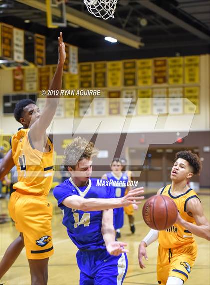 Thumbnail 1 in Santa Margarita vs. Rancho Christian photogallery.