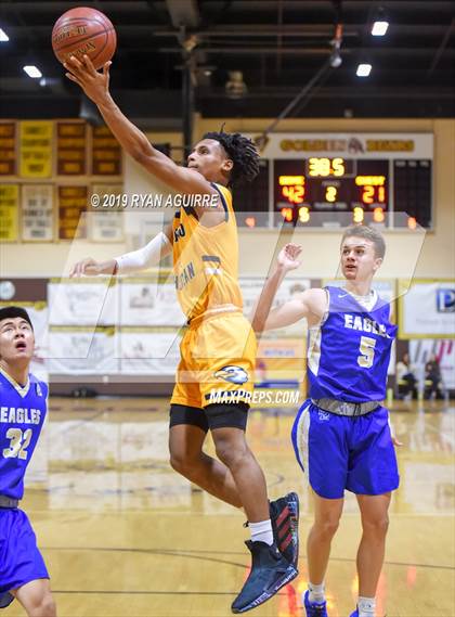 Thumbnail 3 in Santa Margarita vs. Rancho Christian photogallery.